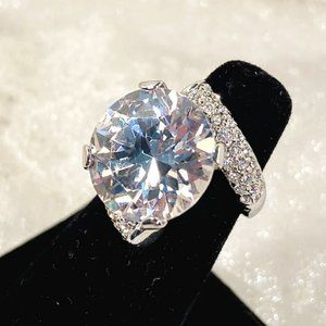 💖 12 Cart White CZ Ring /R27
